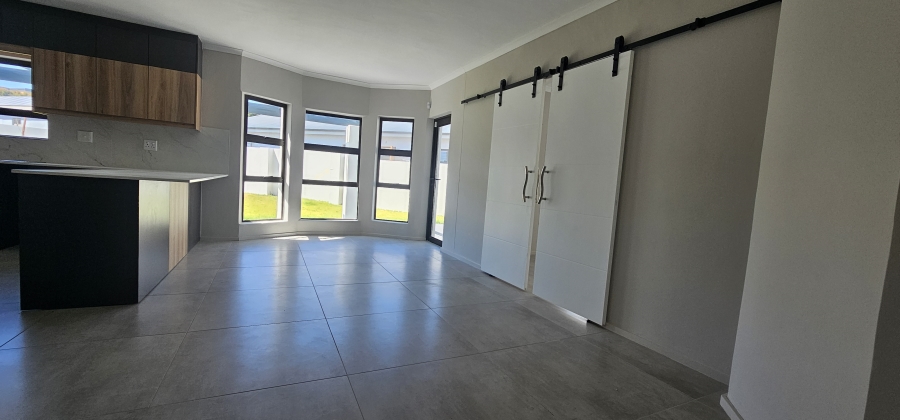 5 Bedroom Property for Sale in Myburgh Park Western Cape